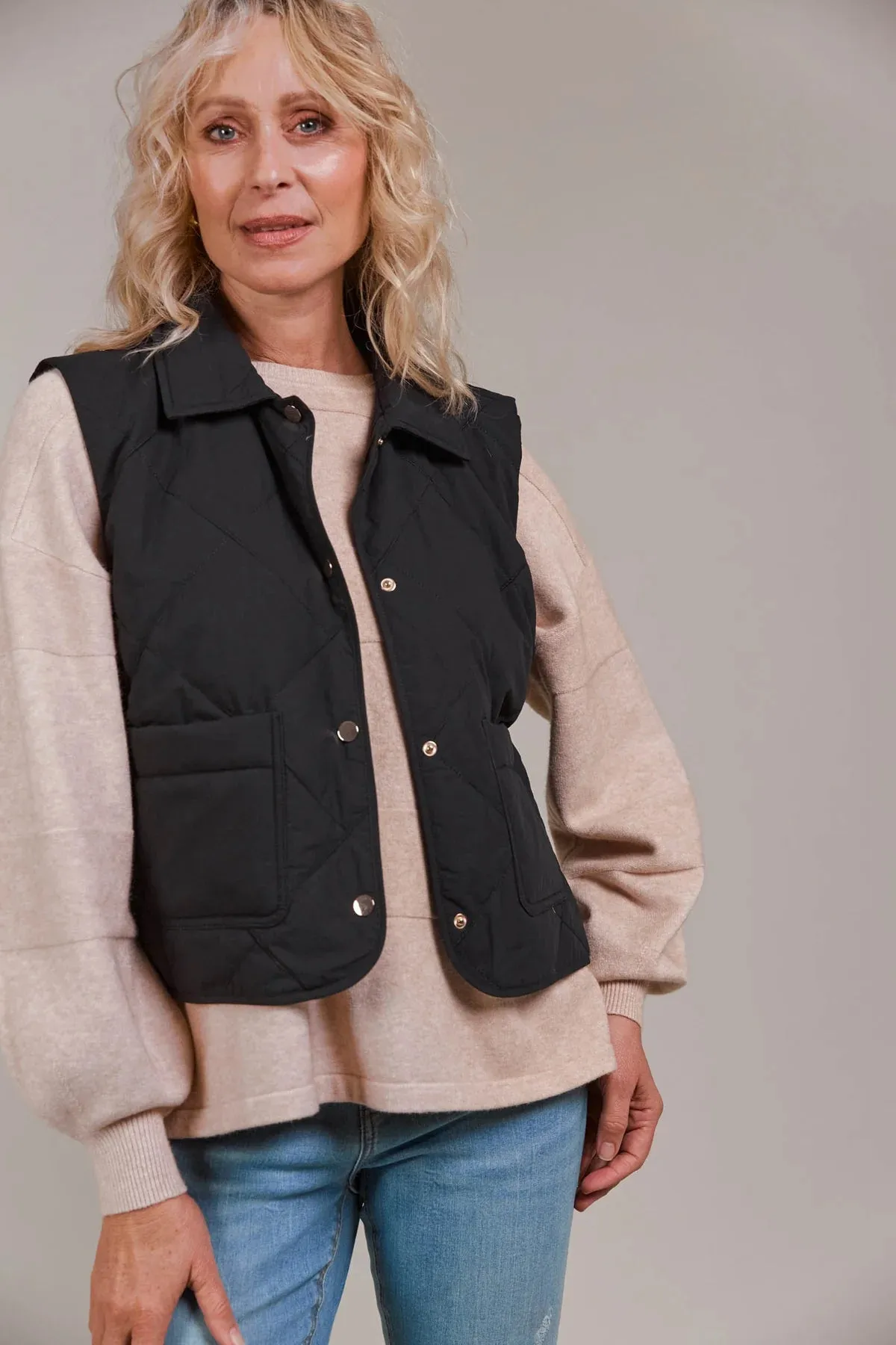 ARGO CROP VEST - BLACK