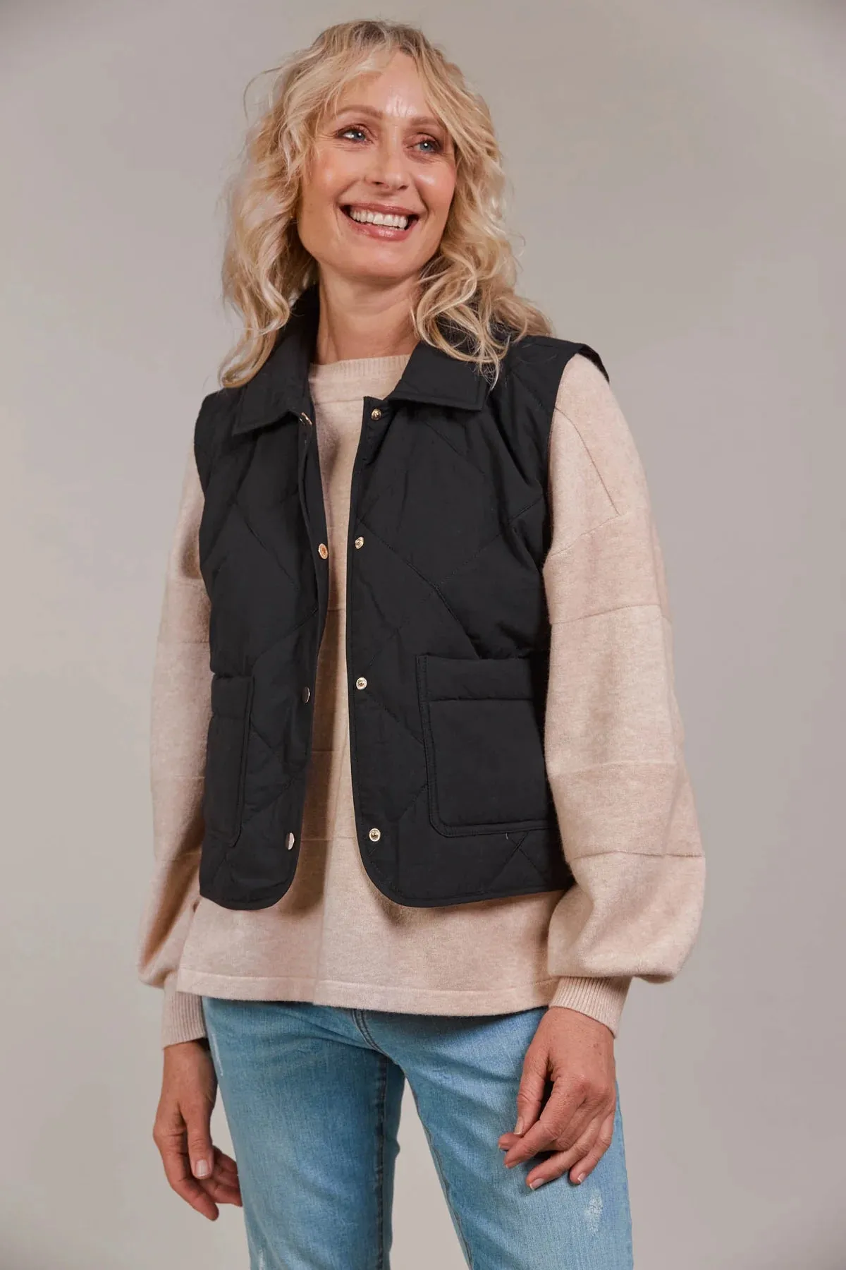 ARGO CROP VEST - BLACK