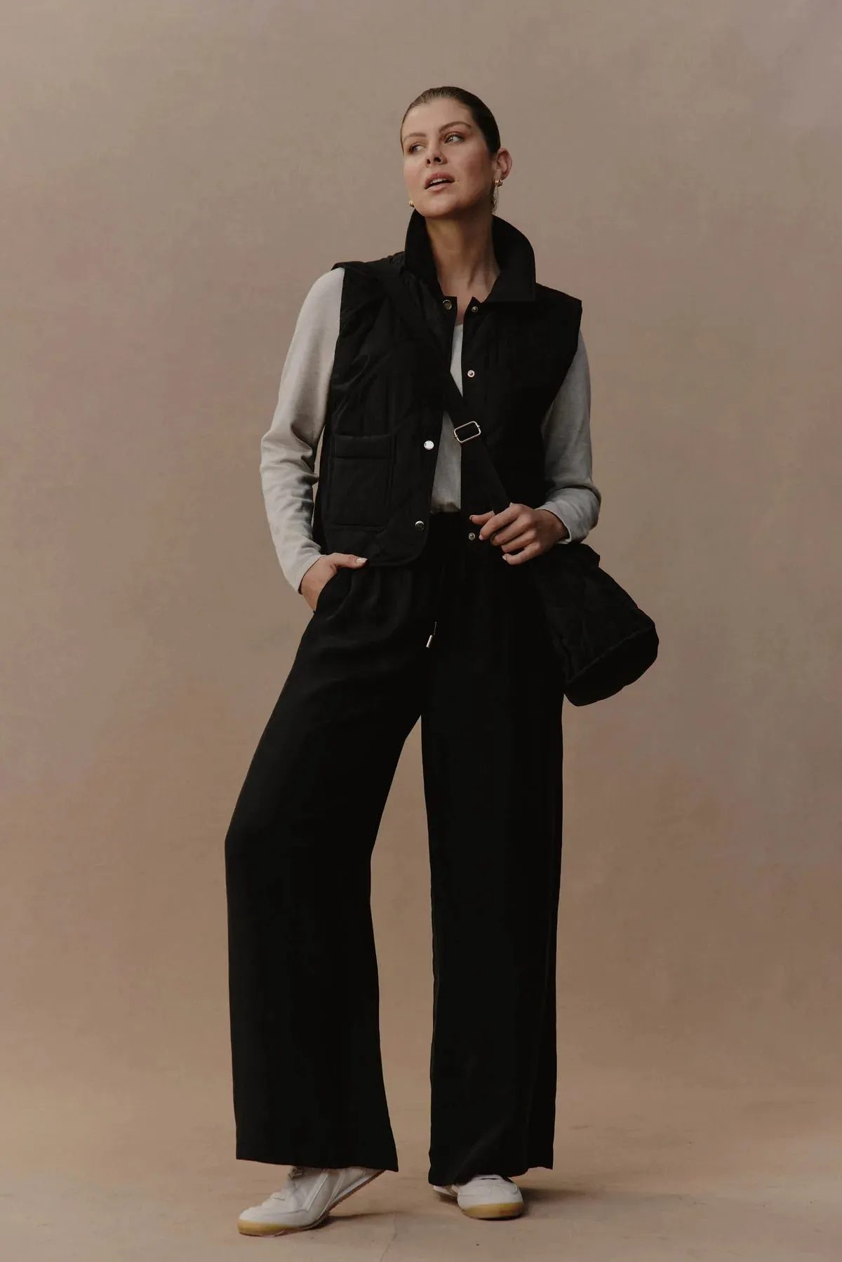 ARGO CROP VEST - BLACK