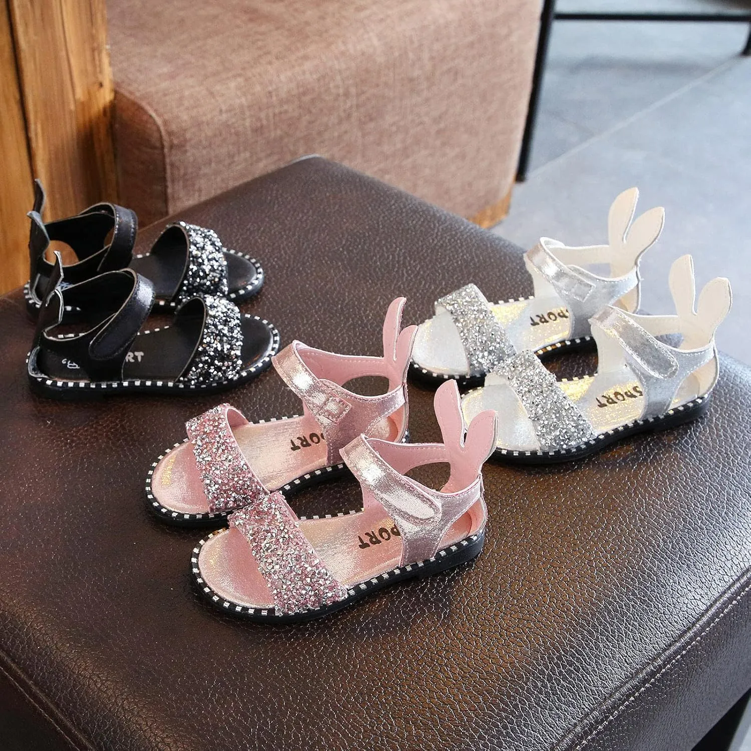 Chips Rhinestones Sequins Flat Sandals for Girls Soft Sole Non-Slip Open Toe Flower Sandals Kids Girls Sweet Shoes