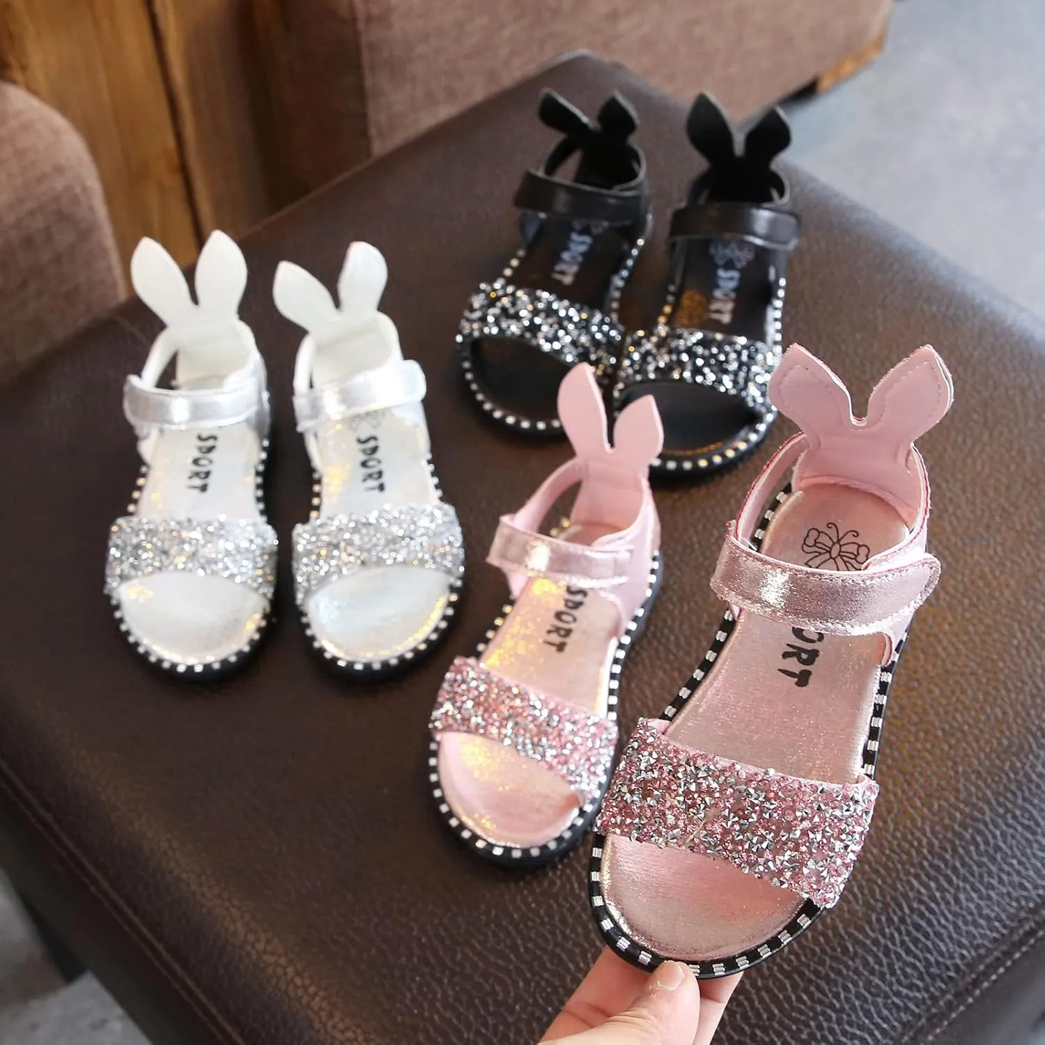 Chips Rhinestones Sequins Flat Sandals for Girls Soft Sole Non-Slip Open Toe Flower Sandals Kids Girls Sweet Shoes