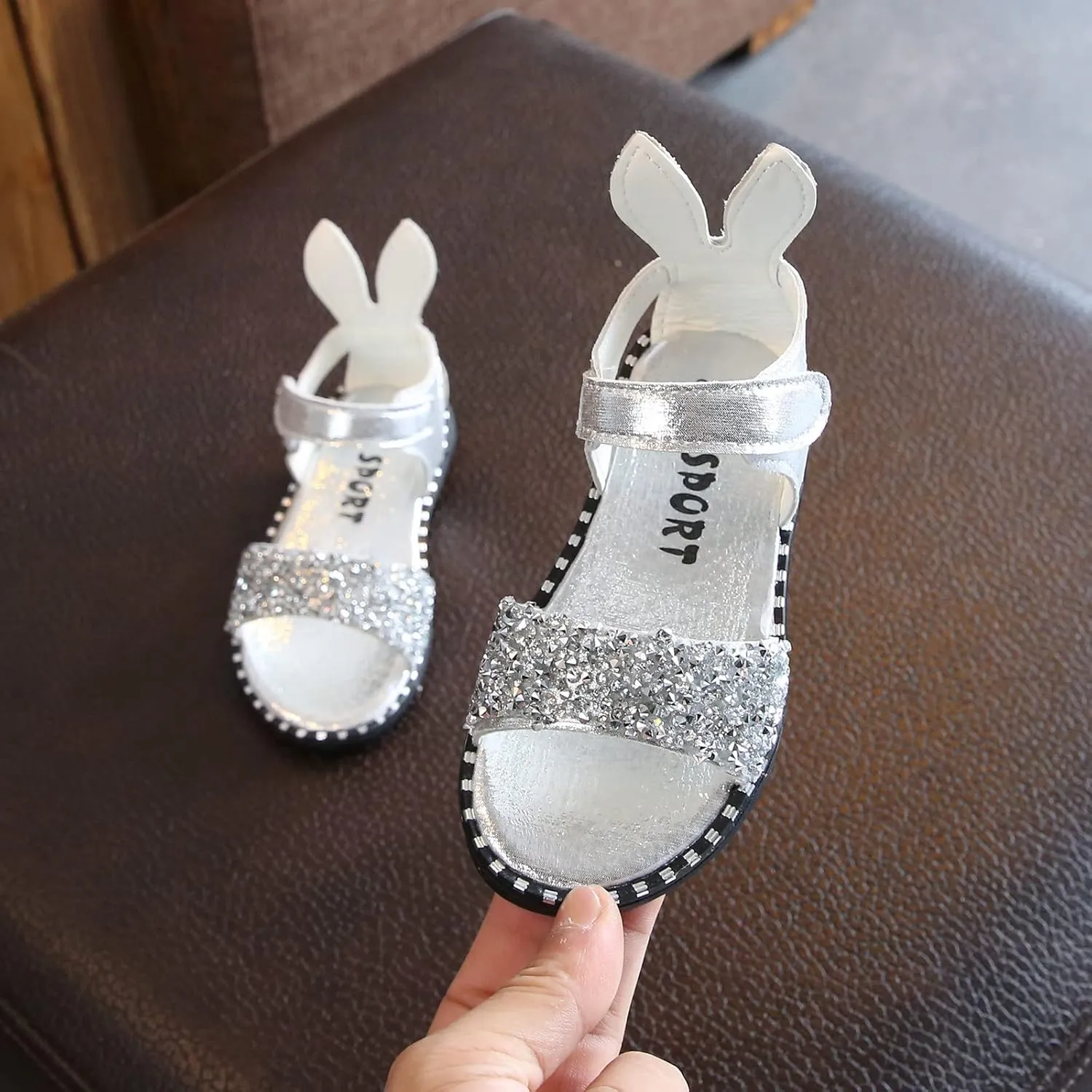 Chips Rhinestones Sequins Flat Sandals for Girls Soft Sole Non-Slip Open Toe Flower Sandals Kids Girls Sweet Shoes