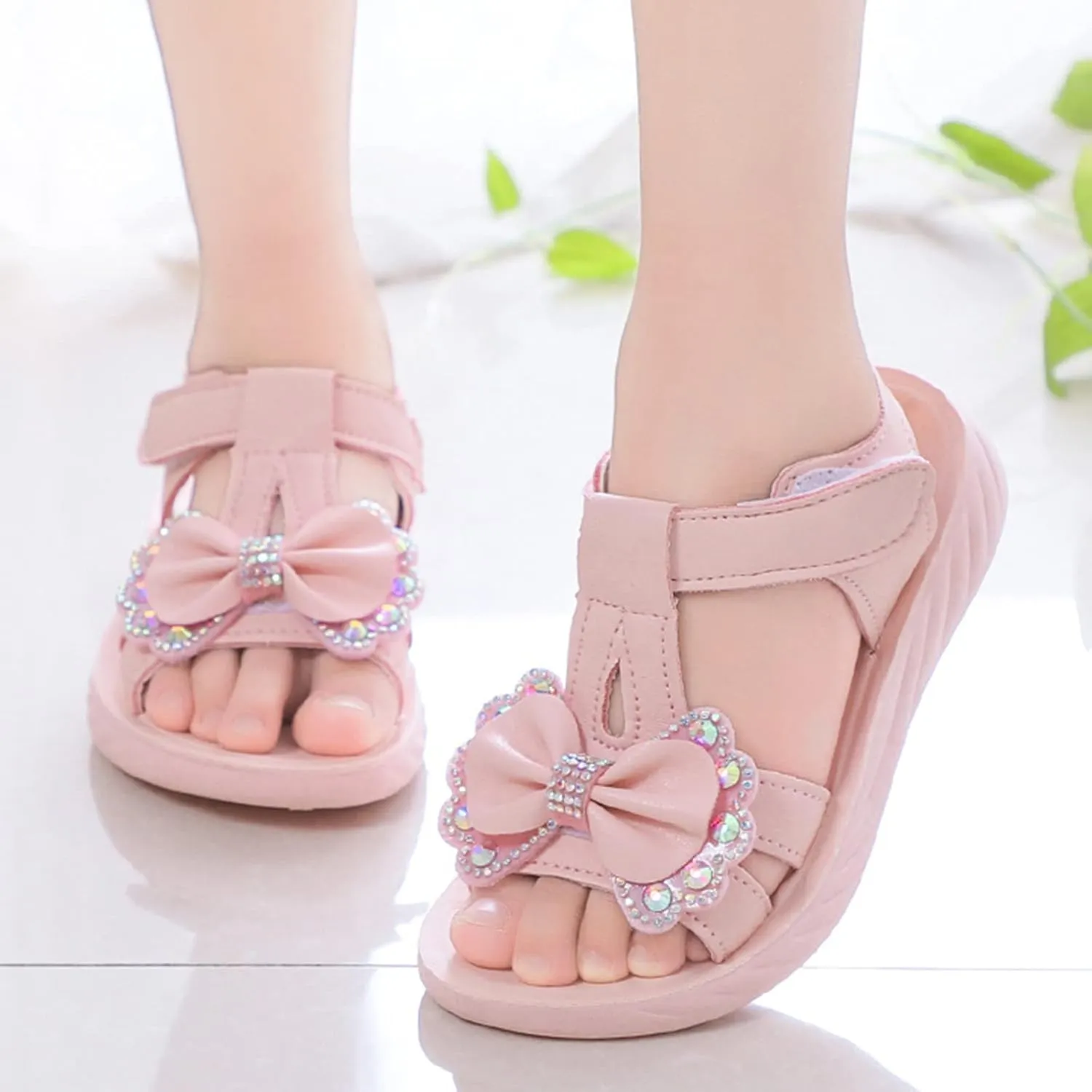 Girls Rhinestones Bow Flat Sandals Open Toe Soft Sole T Strap Cute Dress Up Shoes for 4 to 12 Yearss Kids Sandals