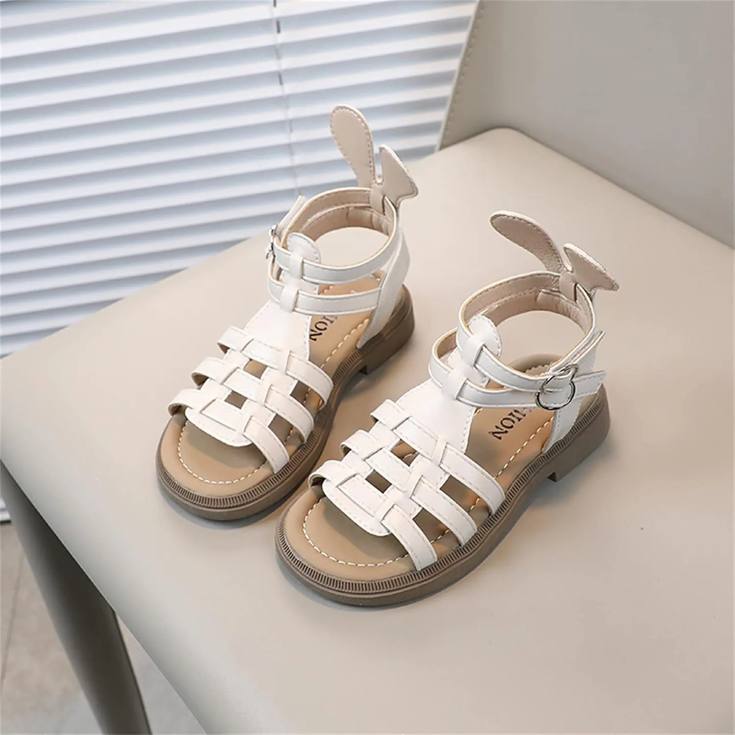 Girls Strapped Sandals Open Toe Fashion Lightweight Beach Shoes 2025 Outdoor Little Girls Soft Sole Flat Sandals