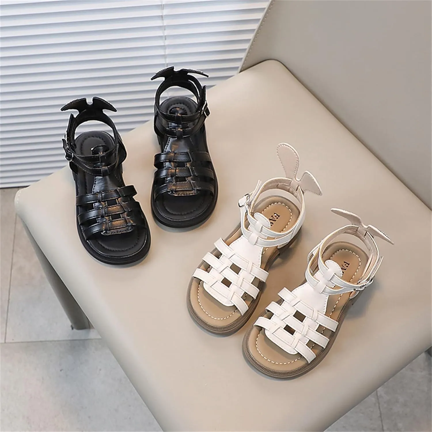 Girls Strapped Sandals Open Toe Fashion Lightweight Beach Shoes 2025 Outdoor Little Girls Soft Sole Flat Sandals