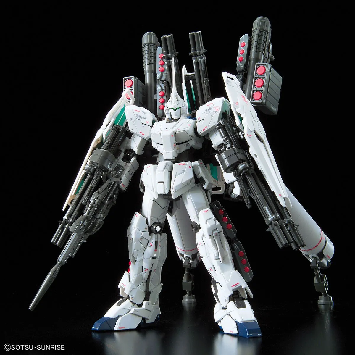 Gundam 1/144 RG #30 Unicorn RX-0 Full Armor Unicorn Gundam Model Kit