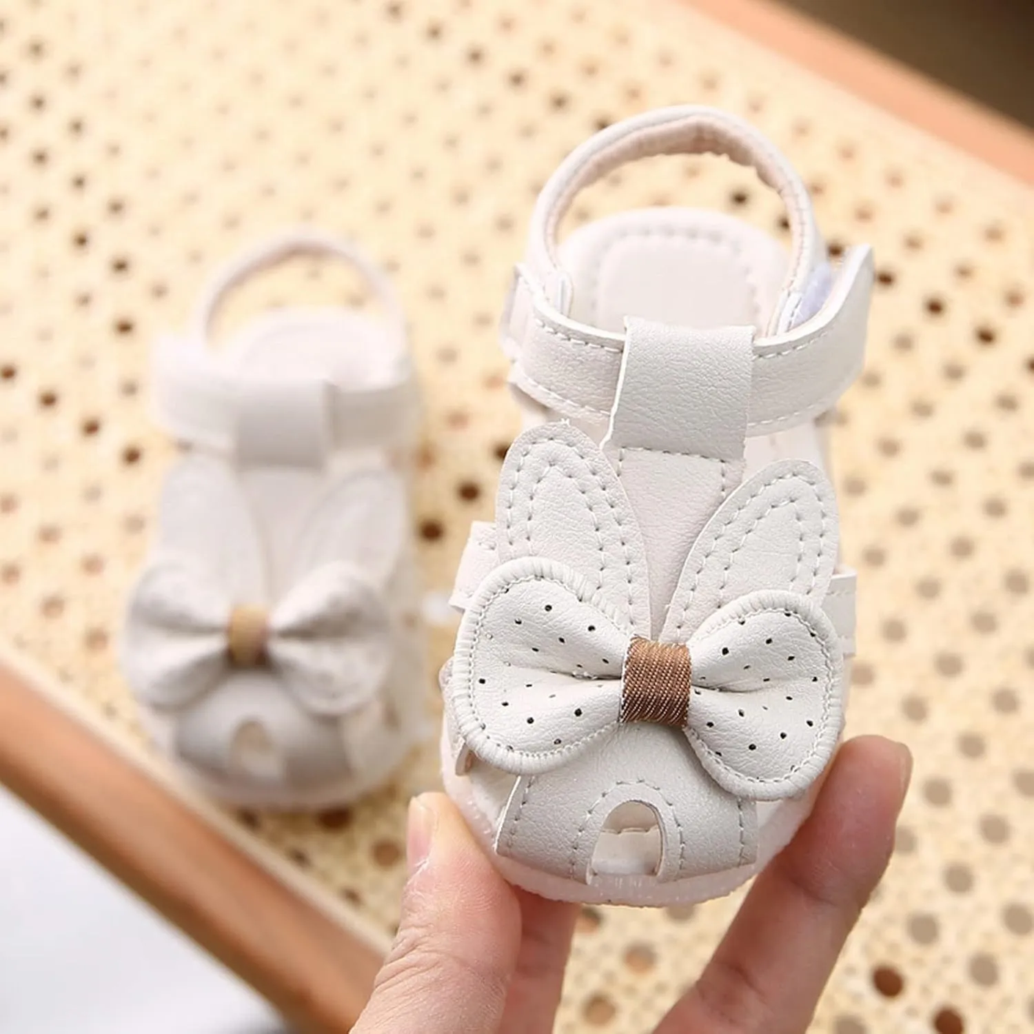 Toddler Baby Girls Closed Toe Bow Sandals First Walking Princess Shoes Beach Breathable Sandals Formal Dress Shoes