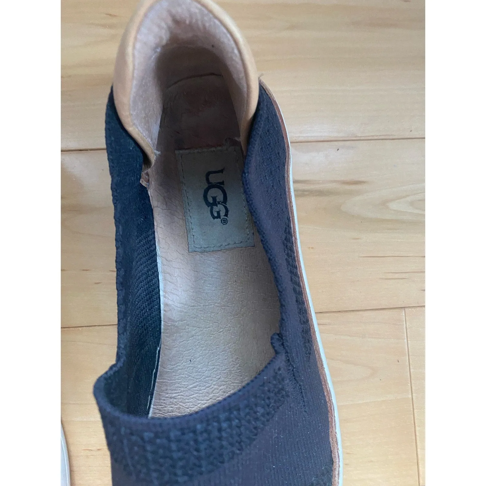 Ugg Alameda Black Mesh Slip-ons Size 7.5