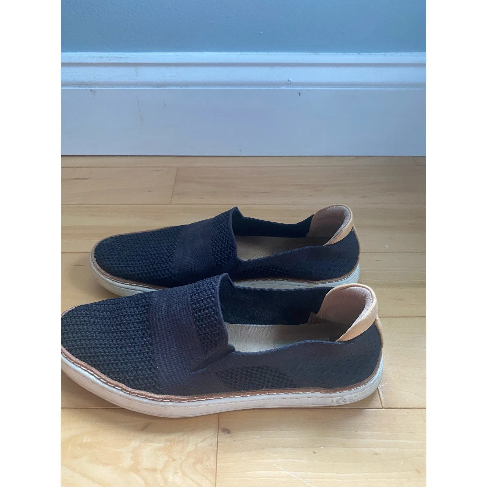 Ugg Alameda Black Mesh Slip-ons Size 7.5