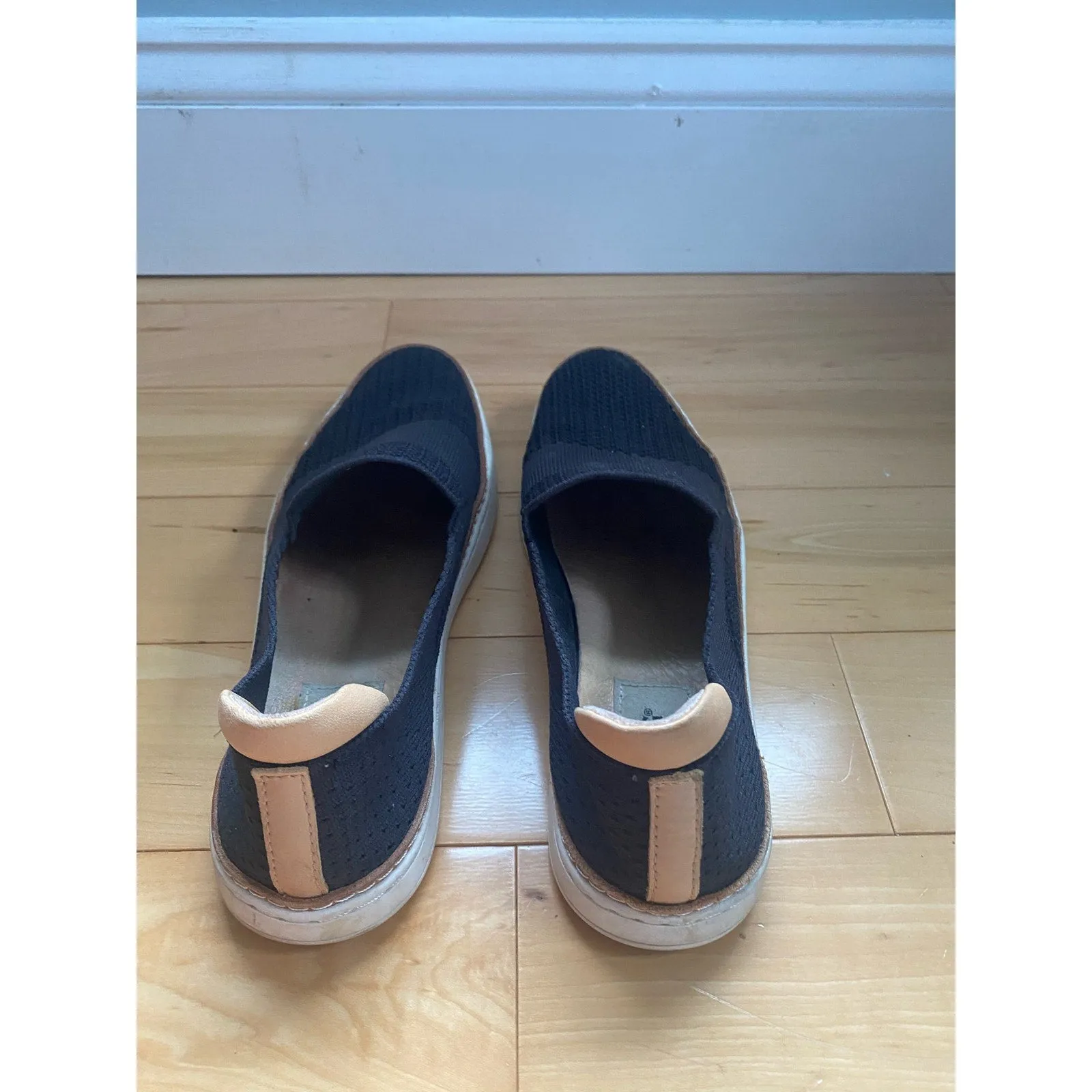 Ugg Alameda Black Mesh Slip-ons Size 7.5